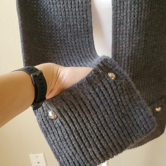 MK Wool blend gray knit long scarf silver button - Picture 5 of 7